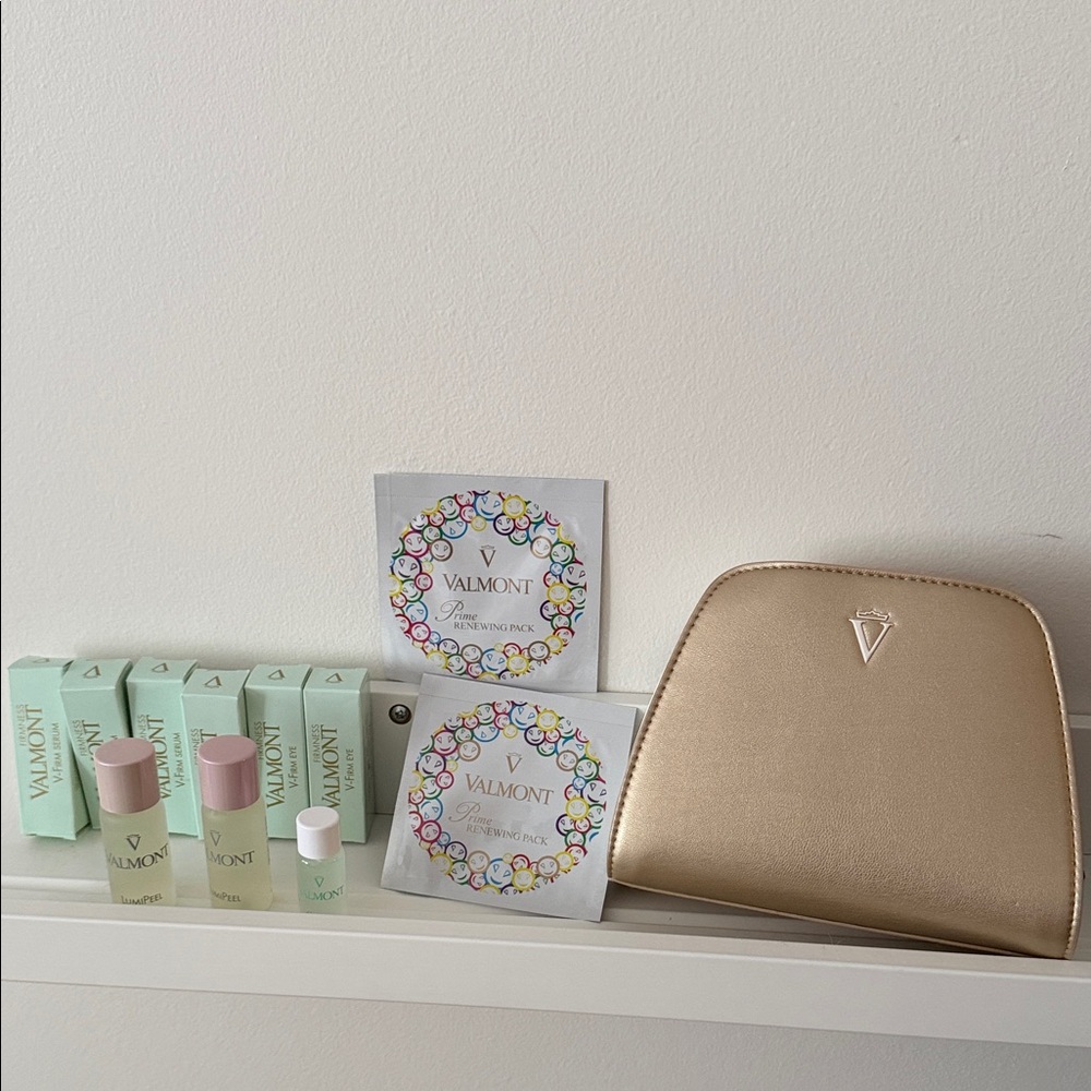 🌺Valmont Skincare with Gold Pouch 🌺